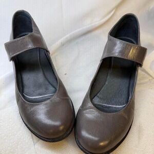 Dansko grey Mary Jane's shoes